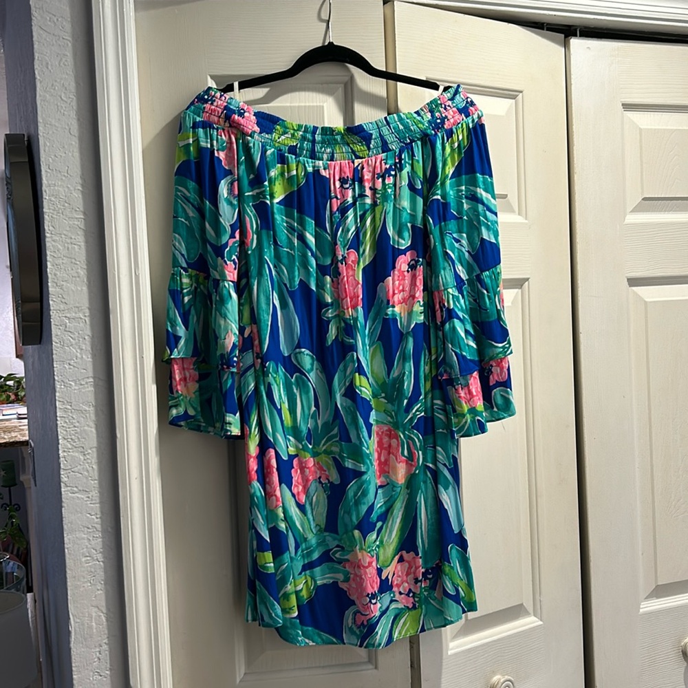 Lily Pulitzer Off -the-shoulder Floral dress.